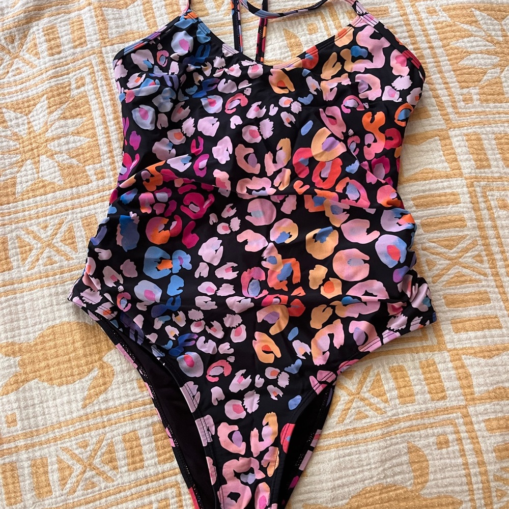 Cupshe Black Multicolor Leopard Print One-Piece Swimsuit size medium